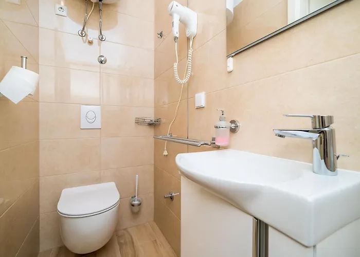Private Bathroom King Room